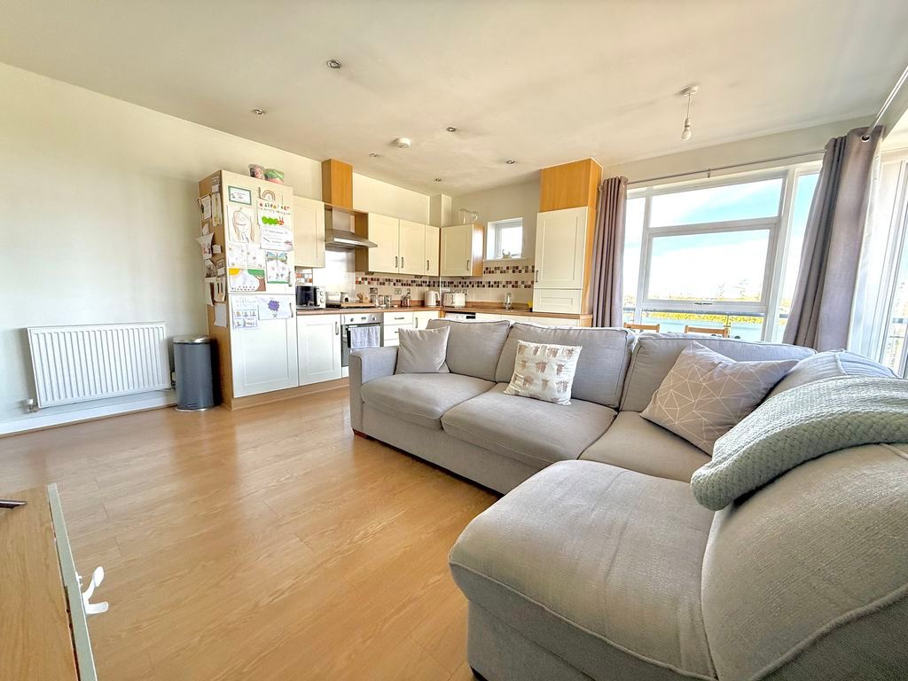 Property photo 2 of 13 Kitchen/Living