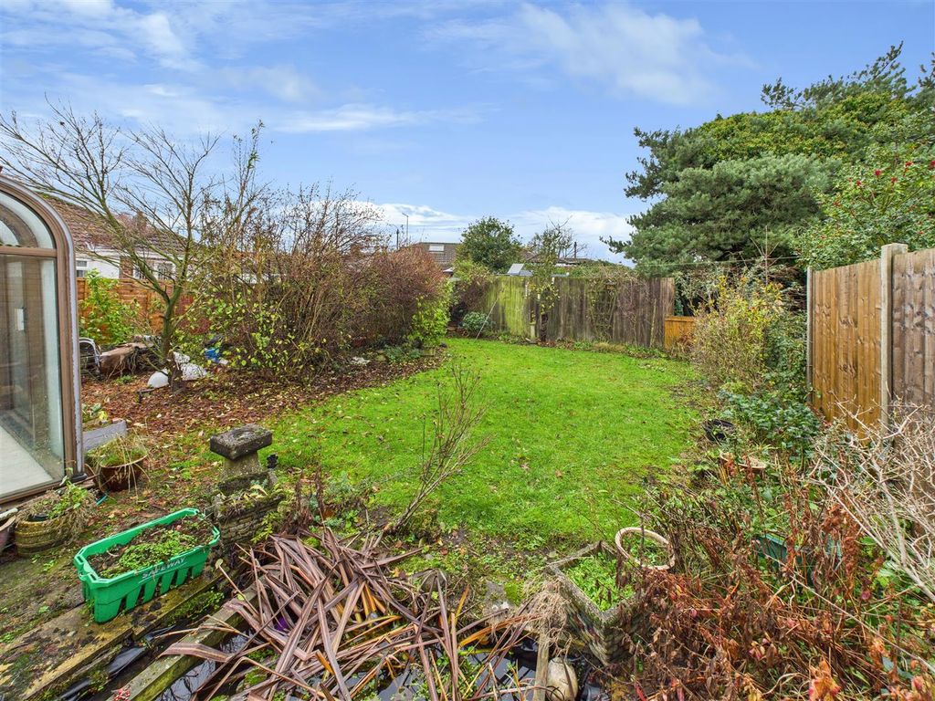 Property photo 3 of 7 Outside