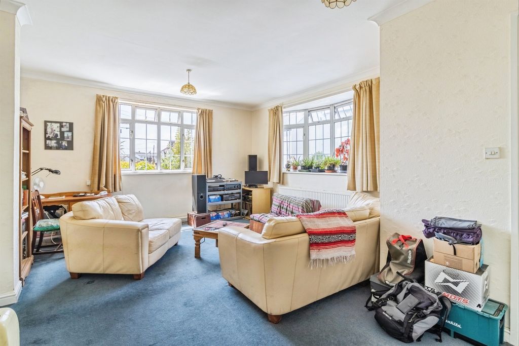 Property photo 3 of 17