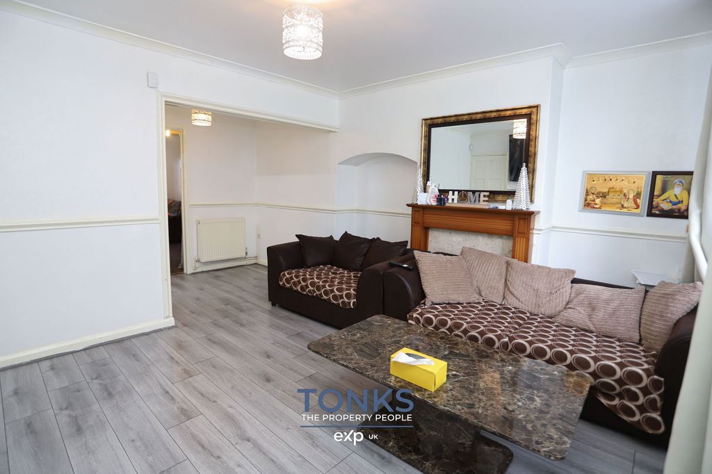 Property photo 2 of 17