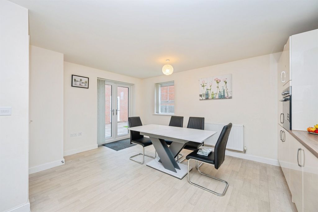 Property photo 3 of 21