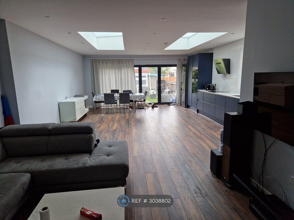 Property photo 2 of 6