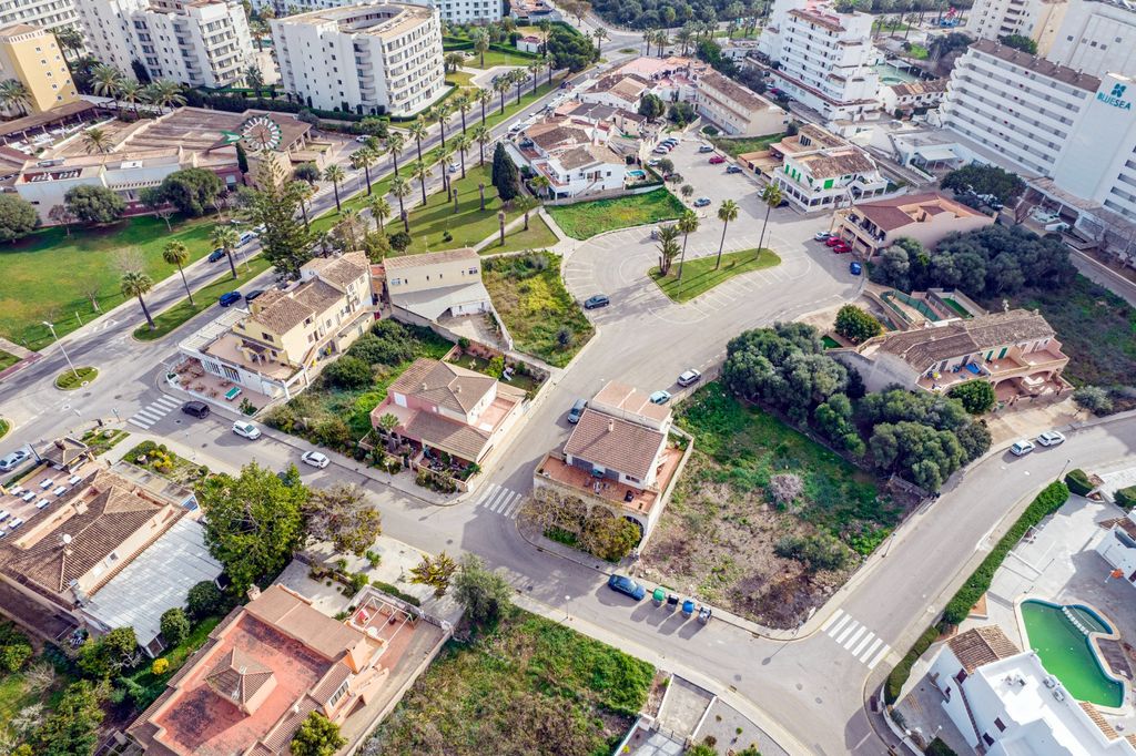 Property photo 3 of 7 3 80678.Jpeg