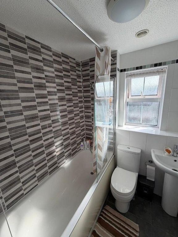 Property photo 1 of 12 Bath.Jpg