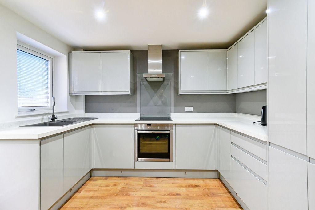 Property photo 2 of 15 Kitchen/Diner