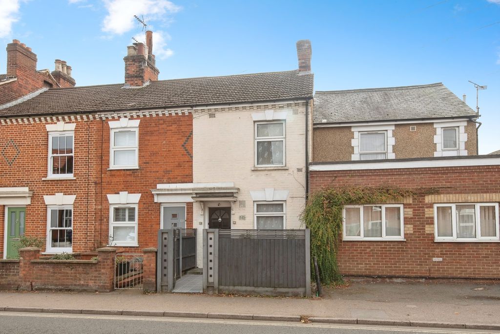 Property photo 1 of 18 Front Aspect