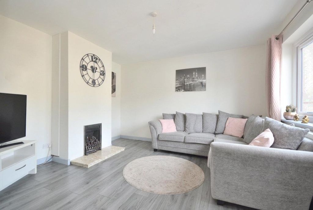 Property photo 2 of 14 Sitting Room