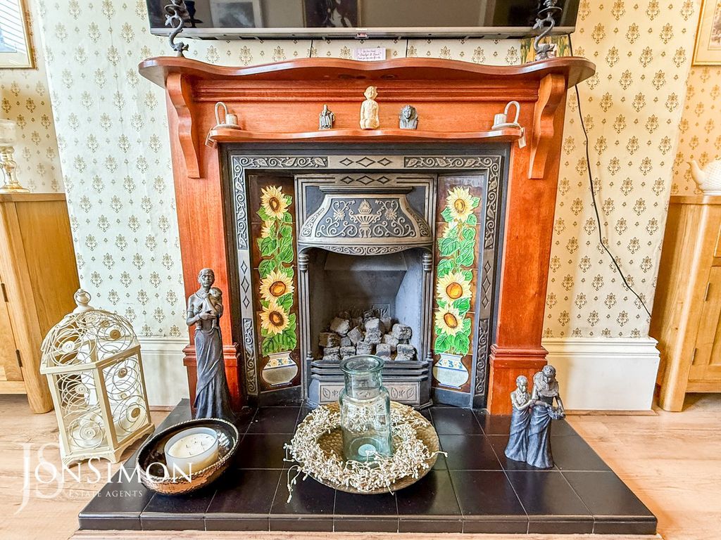 Property photo 3 of 38