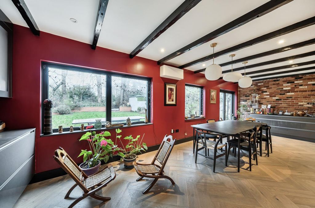 Property photo 3 of 19 Davidson Frost-Wellings, Dfw, Cavendish Drive, Ha8