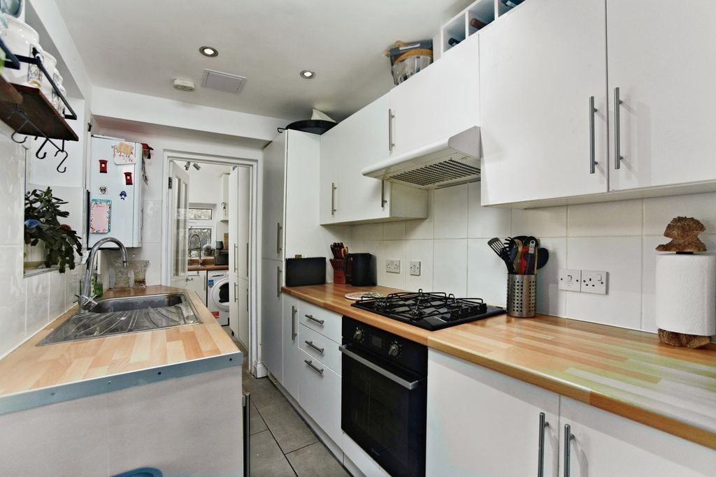 Property photo 3 of 17 Pbox-Img.Jpg