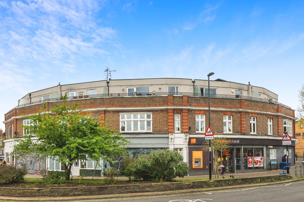 Property photo 1 of 16 5057371