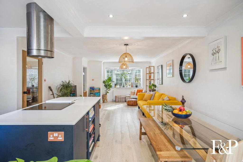 Property photo 3 of 17 4539018