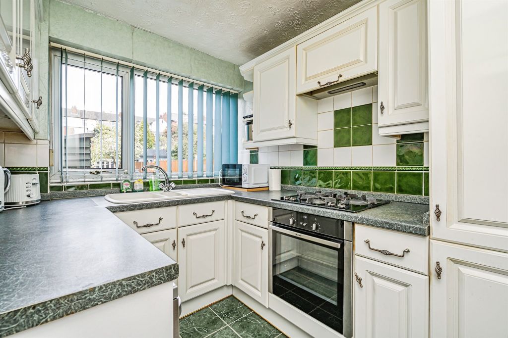 Property photo 2 of 17