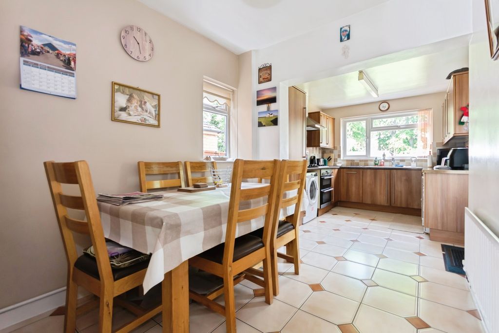 Property photo 2 of 17 Photo