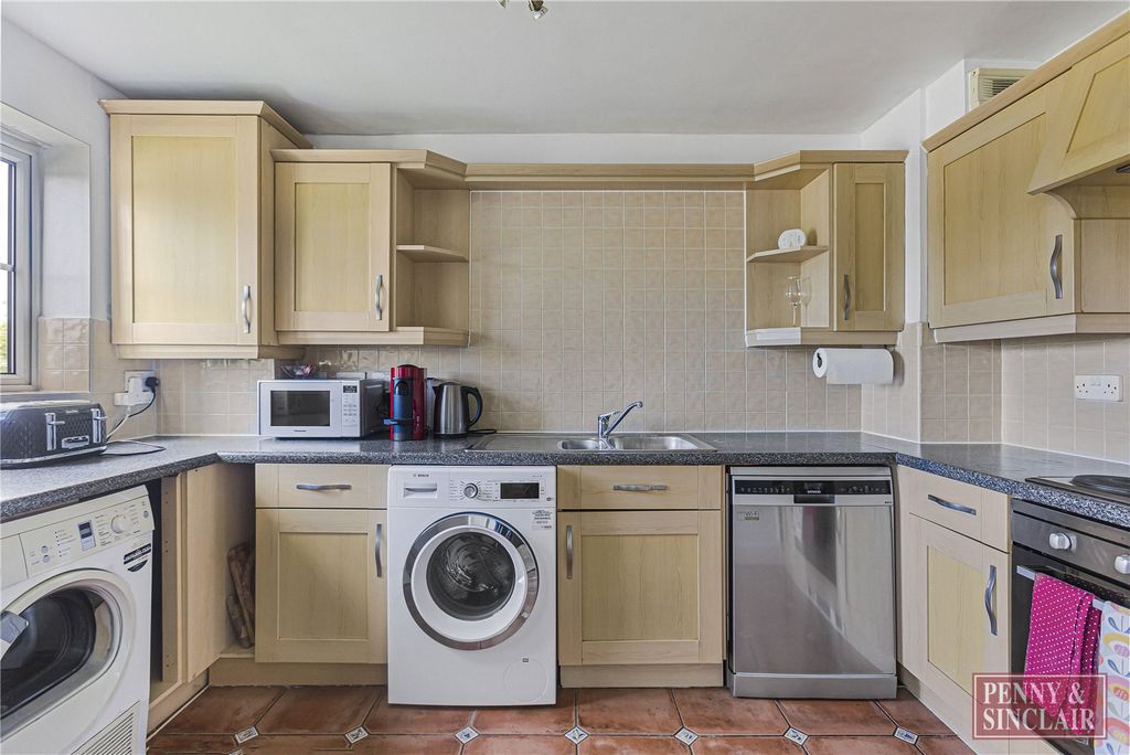 Property photo 3 of 10 Picture No. 14