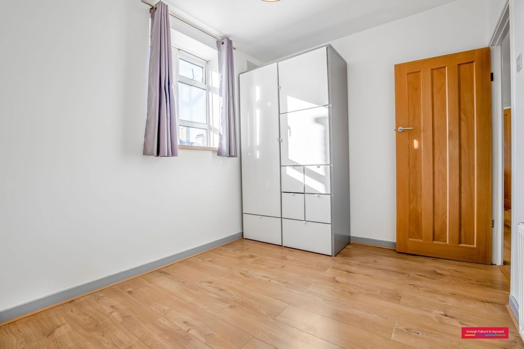 Property photo 3 of 15 Kfh-15_Hovenden_Hous