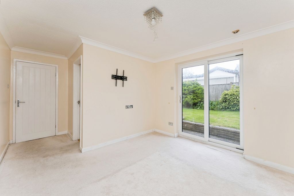 Property photo 3 of 17 Photo