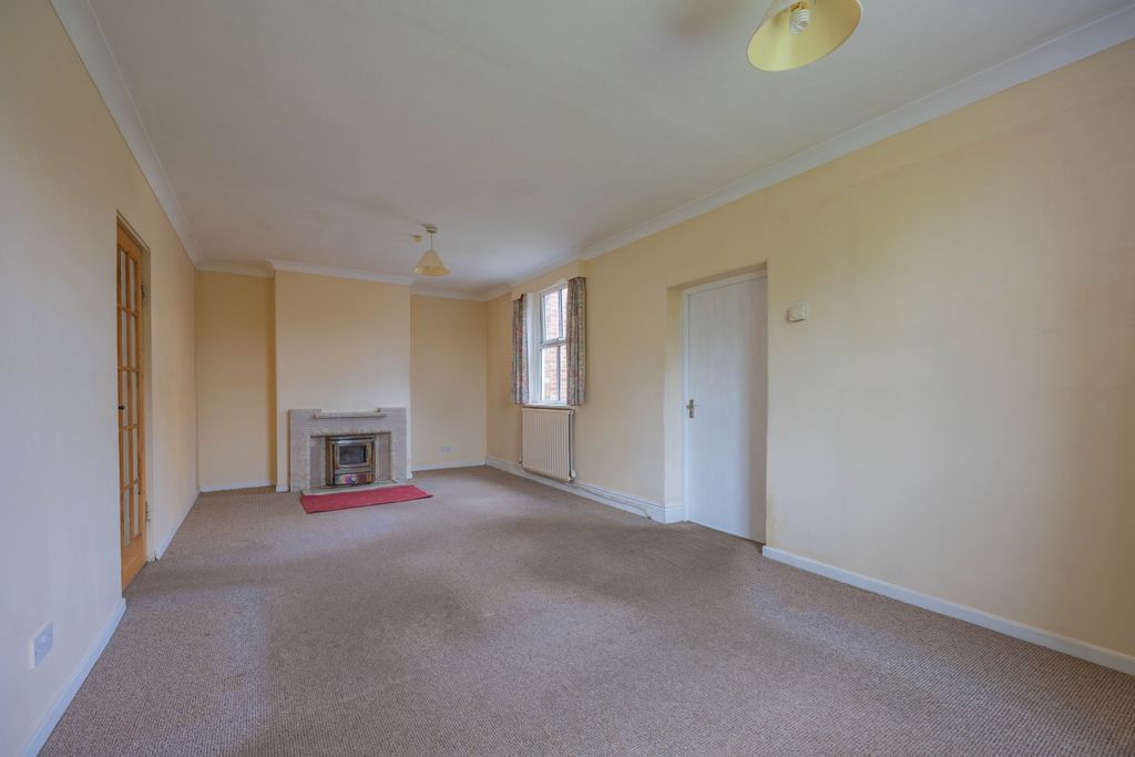 Property photo 3 of 21 Ewemove Taunton Church Road (4)