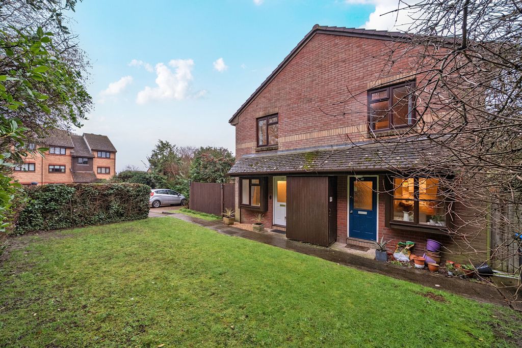 Property photo 1 of 10 Front