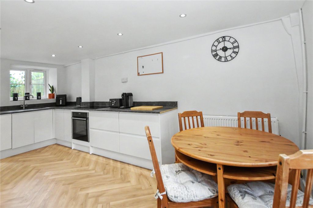 Property photo 2 of 30 Picture No. 03