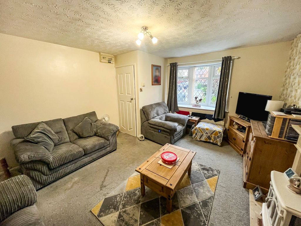 Property photo 2 of 12 Lounge