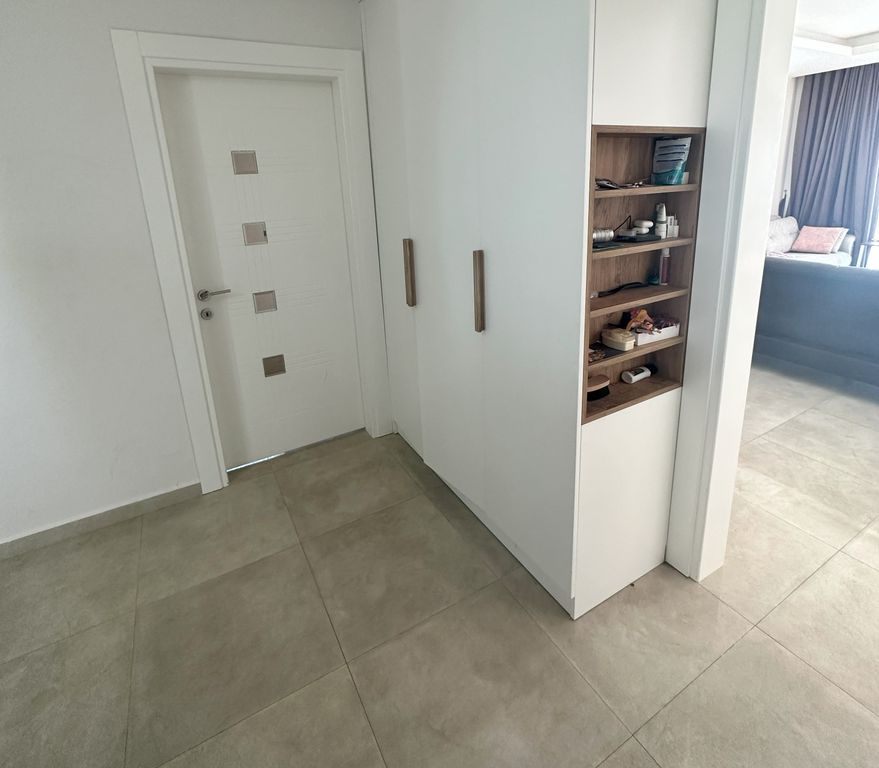 Property photo 3 of 25 Sea View Property For Sale In Mahmutlar - Apartment's Entrance