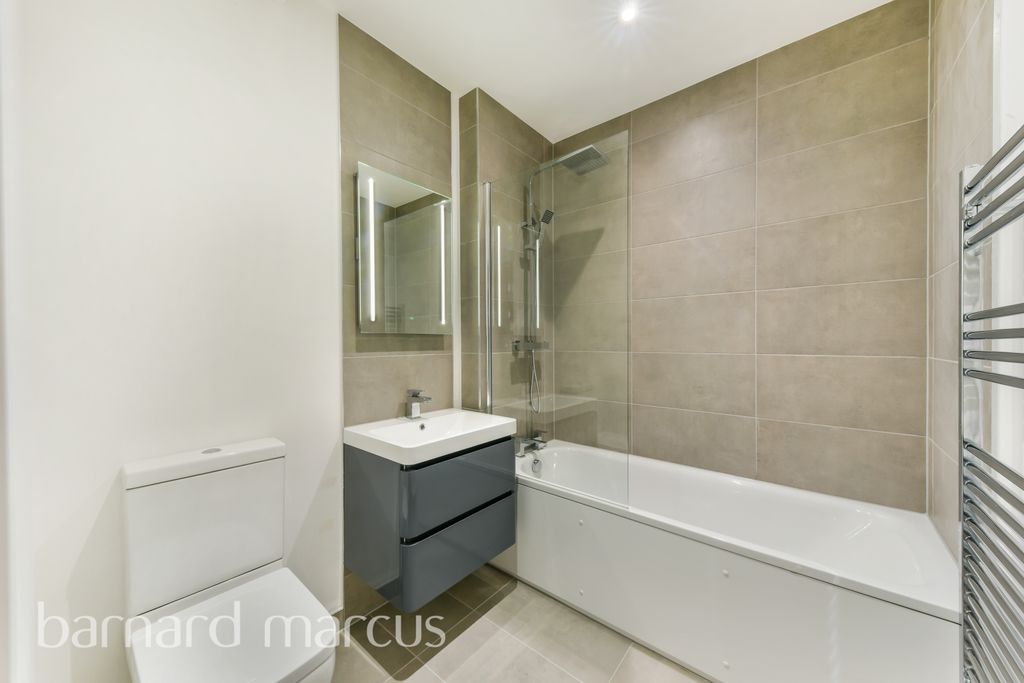 Property photo 3 of 6 Bathroom