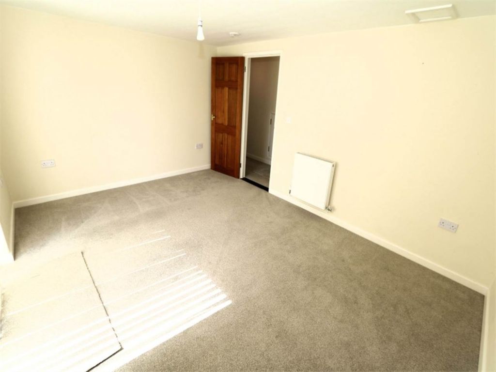 Property photo 2 of 12 Lounge 1