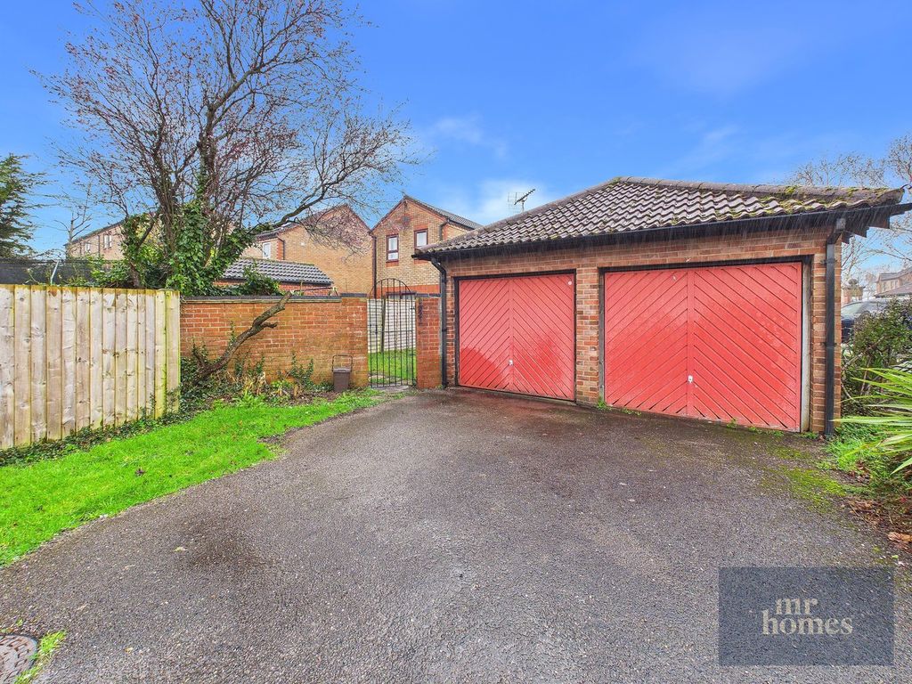 Property photo 2 of 24