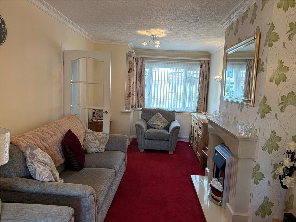 Property photo 2 of 23 Picture No. 17