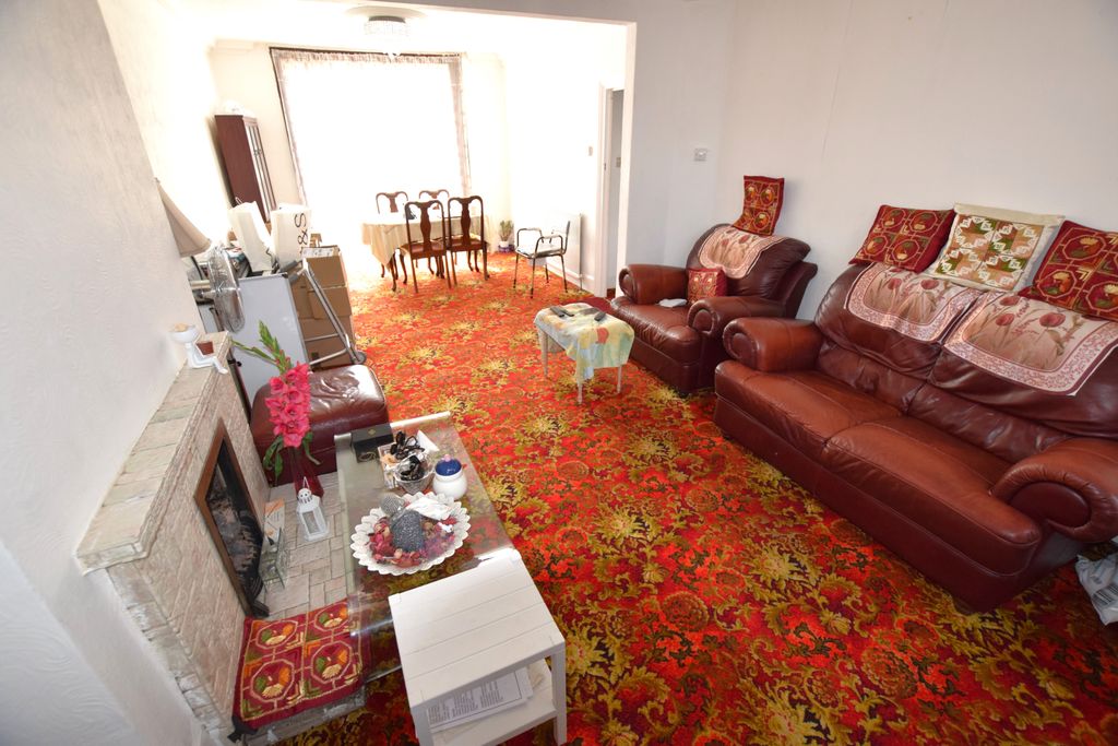 Property photo 3 of 9