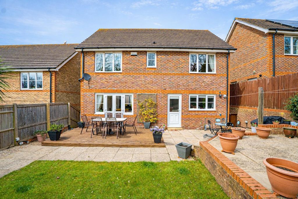 Property photo 2 of 37 907Dba05-47B7-4808-9E28-2ce04c063258.Png