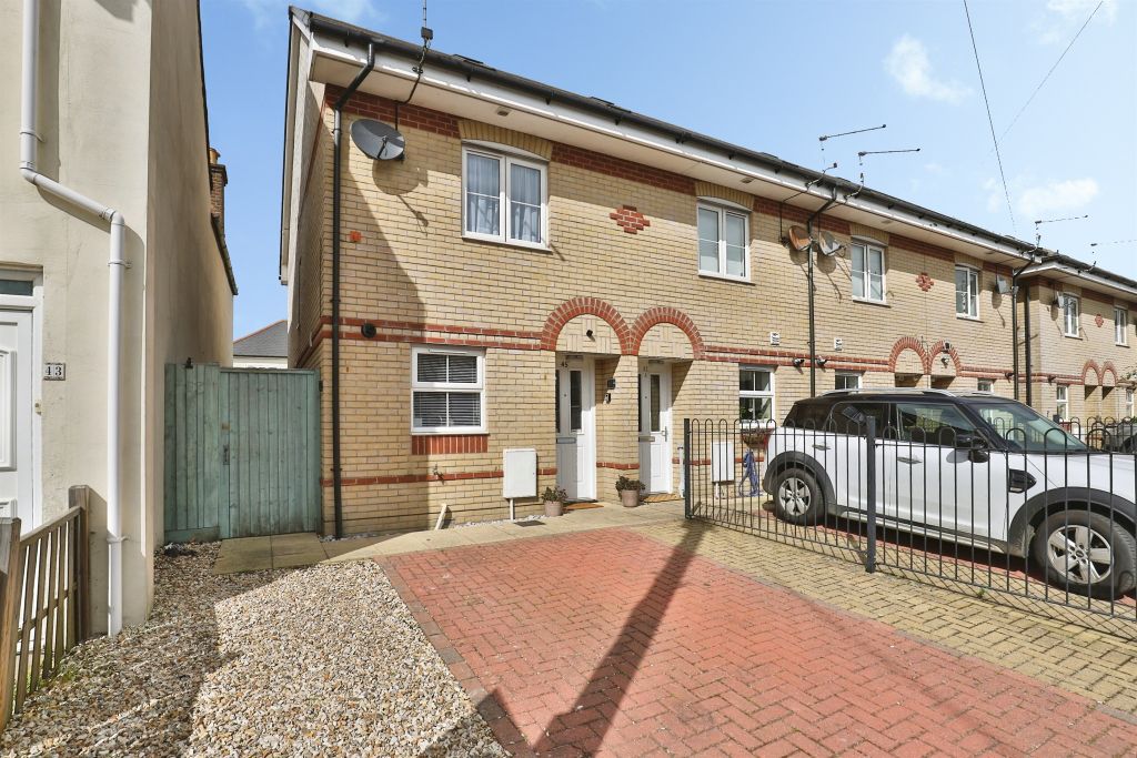 Property photo 1 of 20