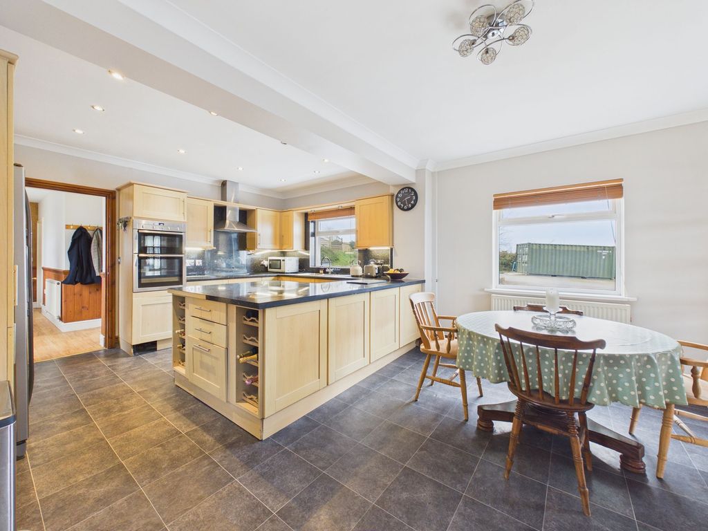 Property photo 2 of 53