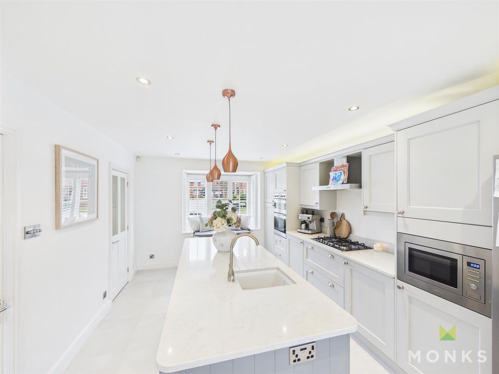 Property photo 3 of 20 Cam01348G0-Pr0734-Still016.Jpg