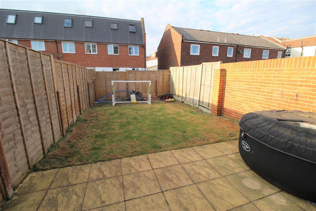 Property photo 3 of 11