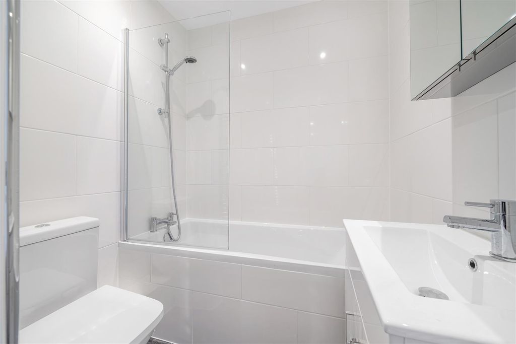 Property photo 3 of 11 1