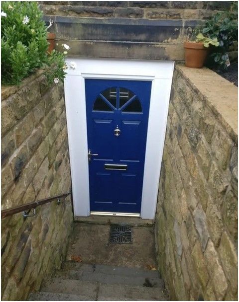 Property photo 1 of 10 Door