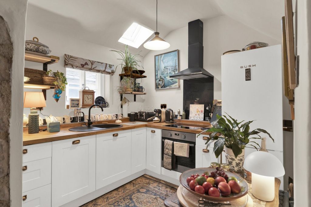 Property photo 3 of 25 Picture No. 32