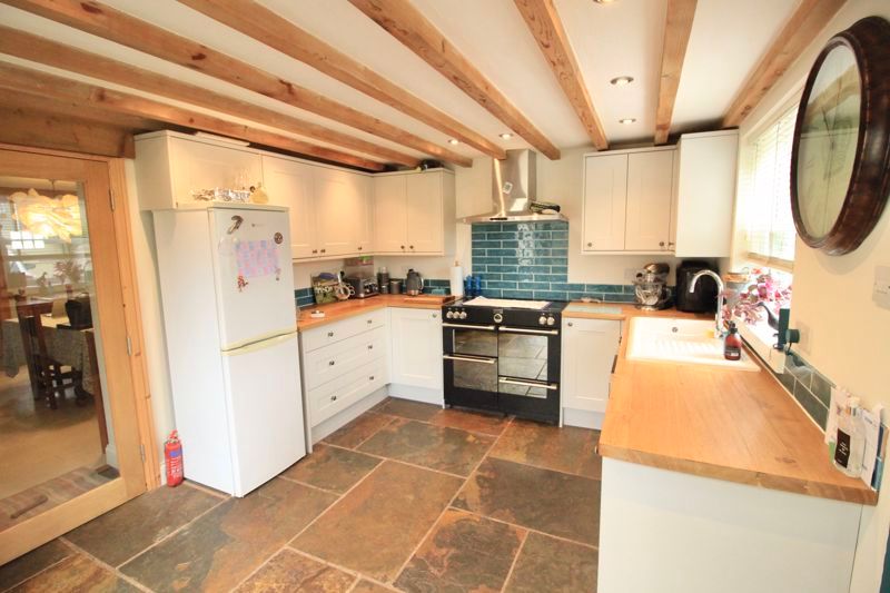 Property photo 3 of 19 Photo 11