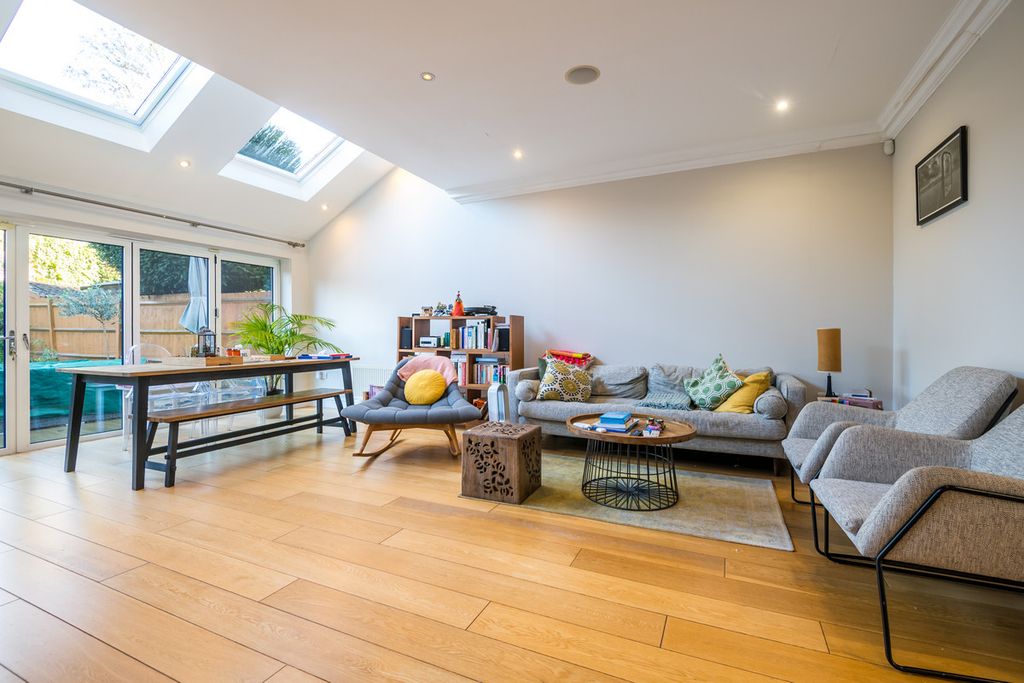 Property photo 3 of 28