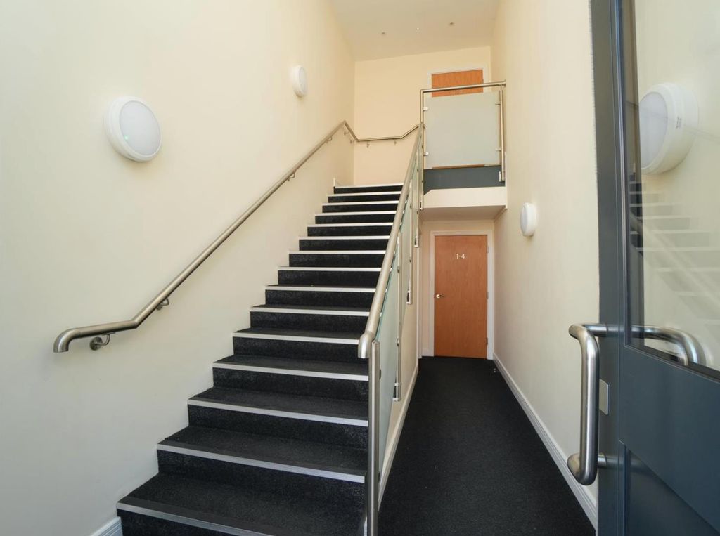 Property photo 3 of 9 Communal Entrance Lobby