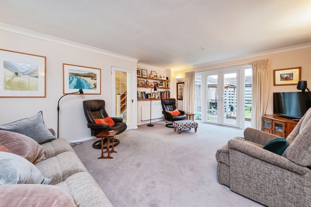 Property photo 3 of 24
