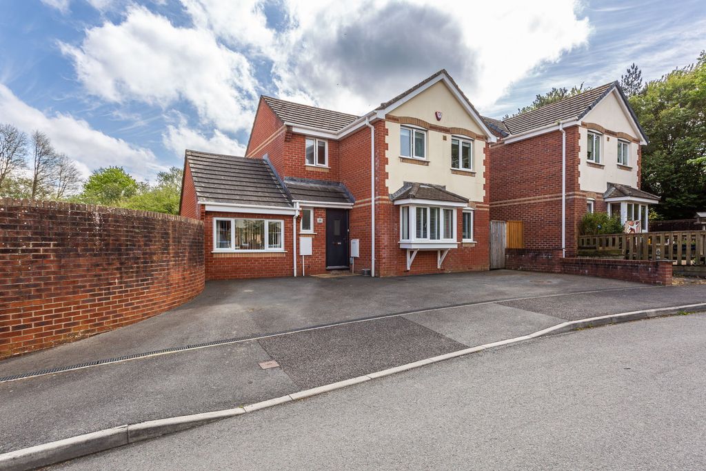 Property photo 1 of 26