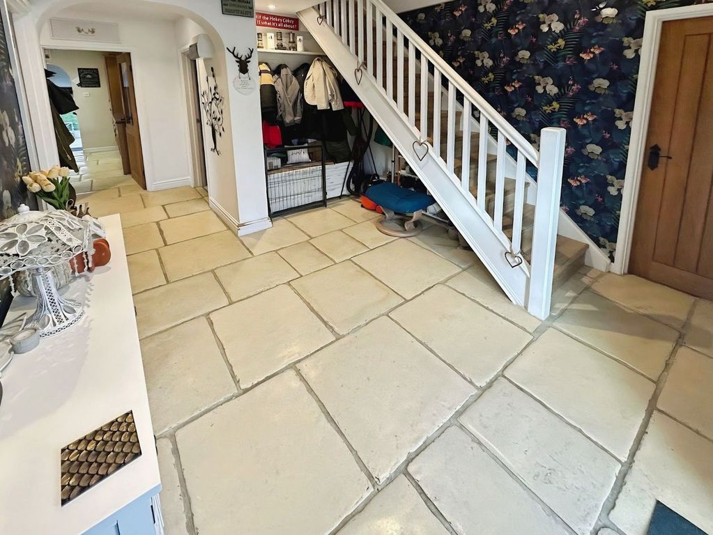 Property photo 2 of 24