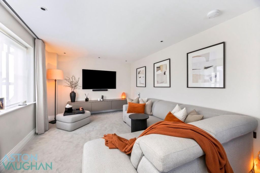 Property photo 3 of 24 4565912