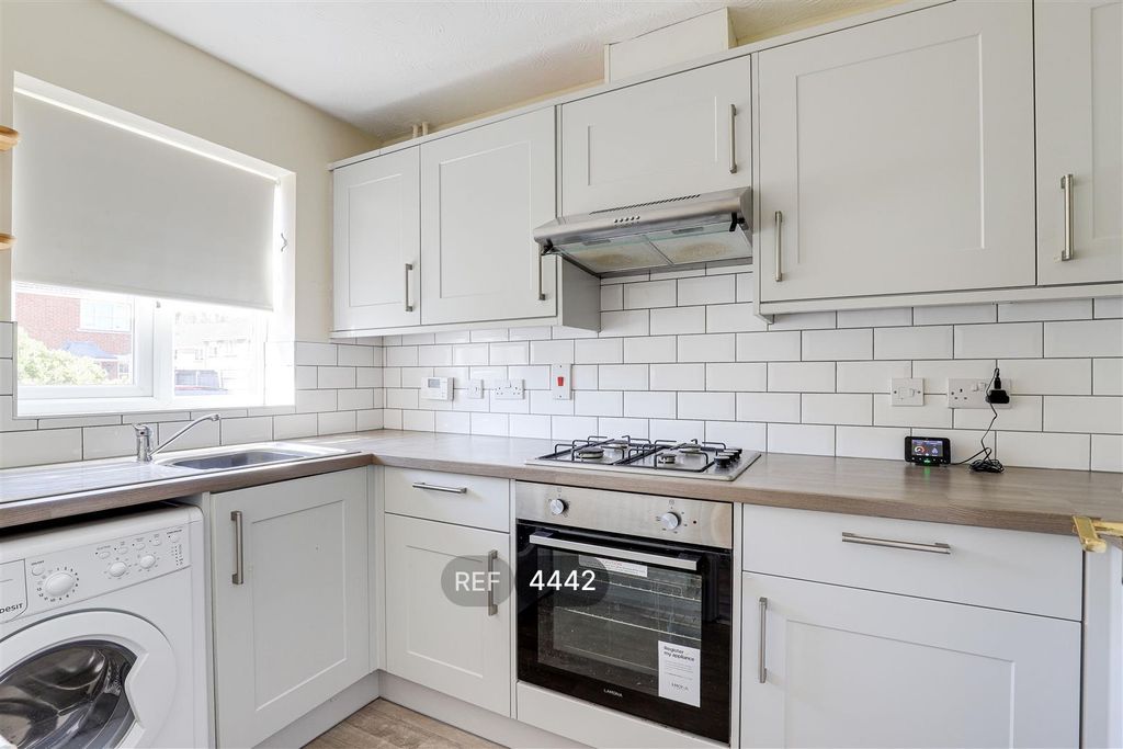 Property photo 3 of 14 Kitchen