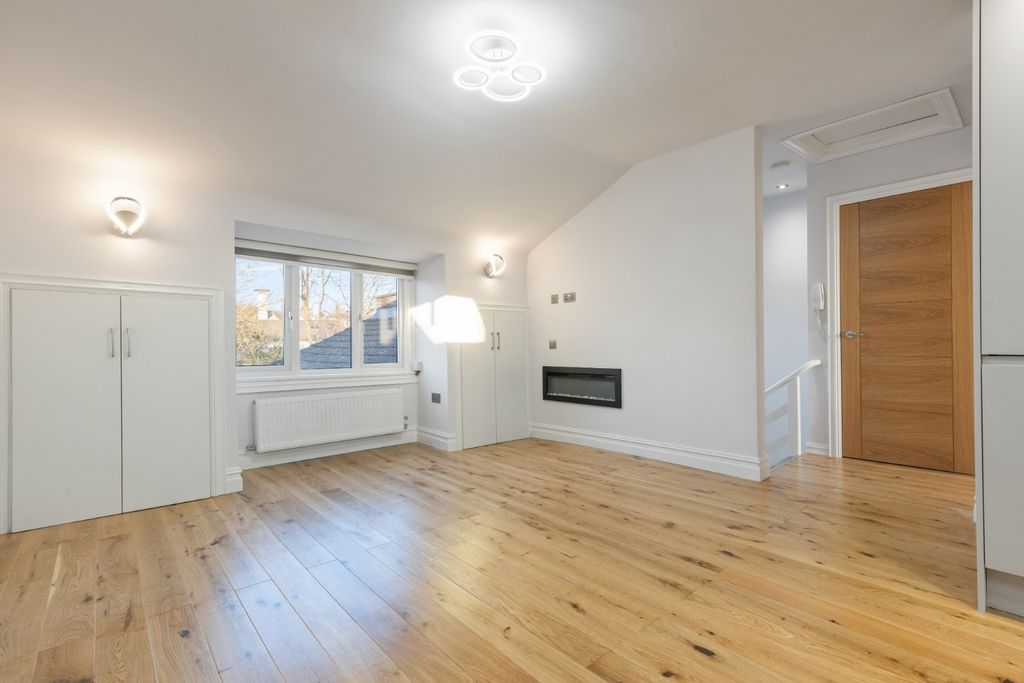 Property photo 3 of 11 5478072