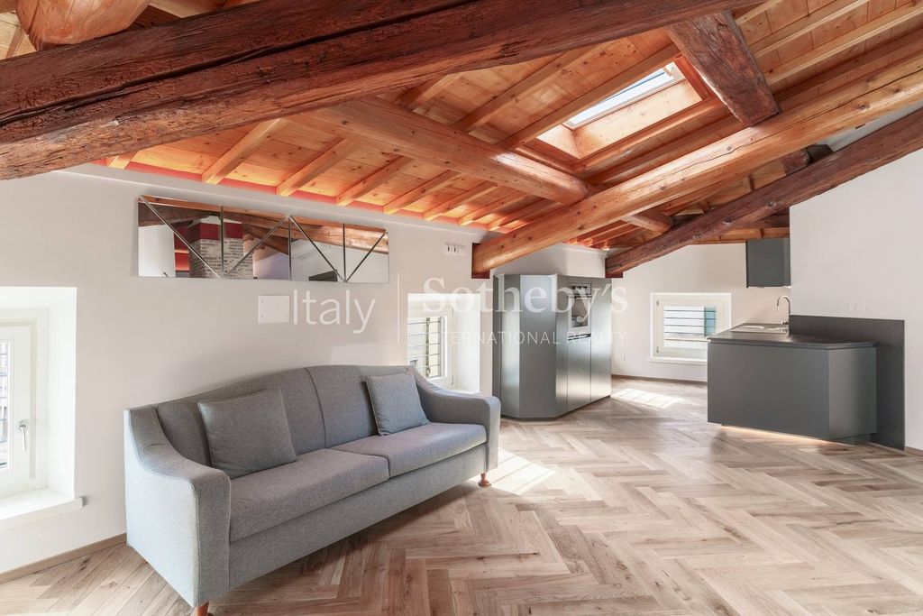 Property photo 2 of 26