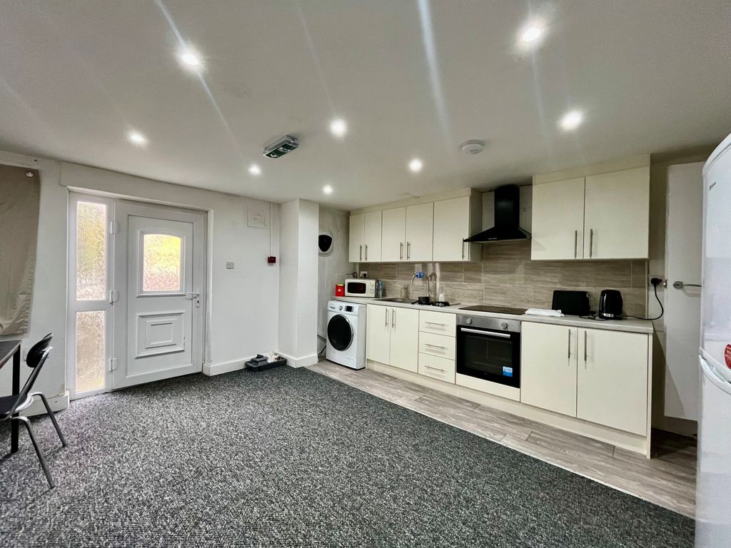 Property photo 1 of 5 Image